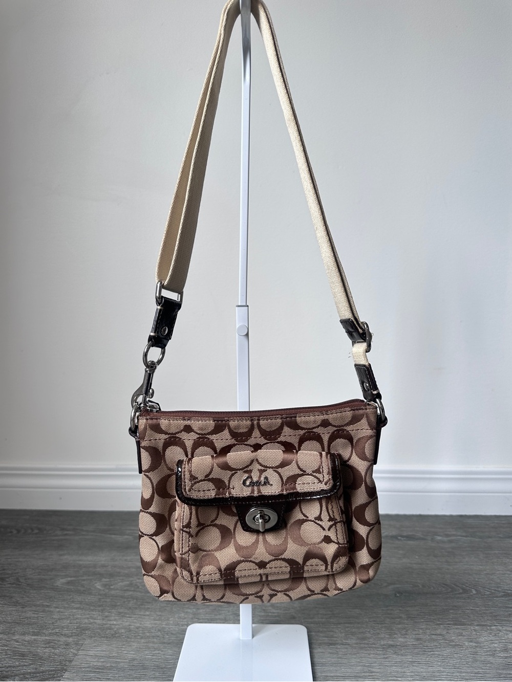 Coach Signature C Jacquard Swingpack Crossbody bag with Turnlock Pocket